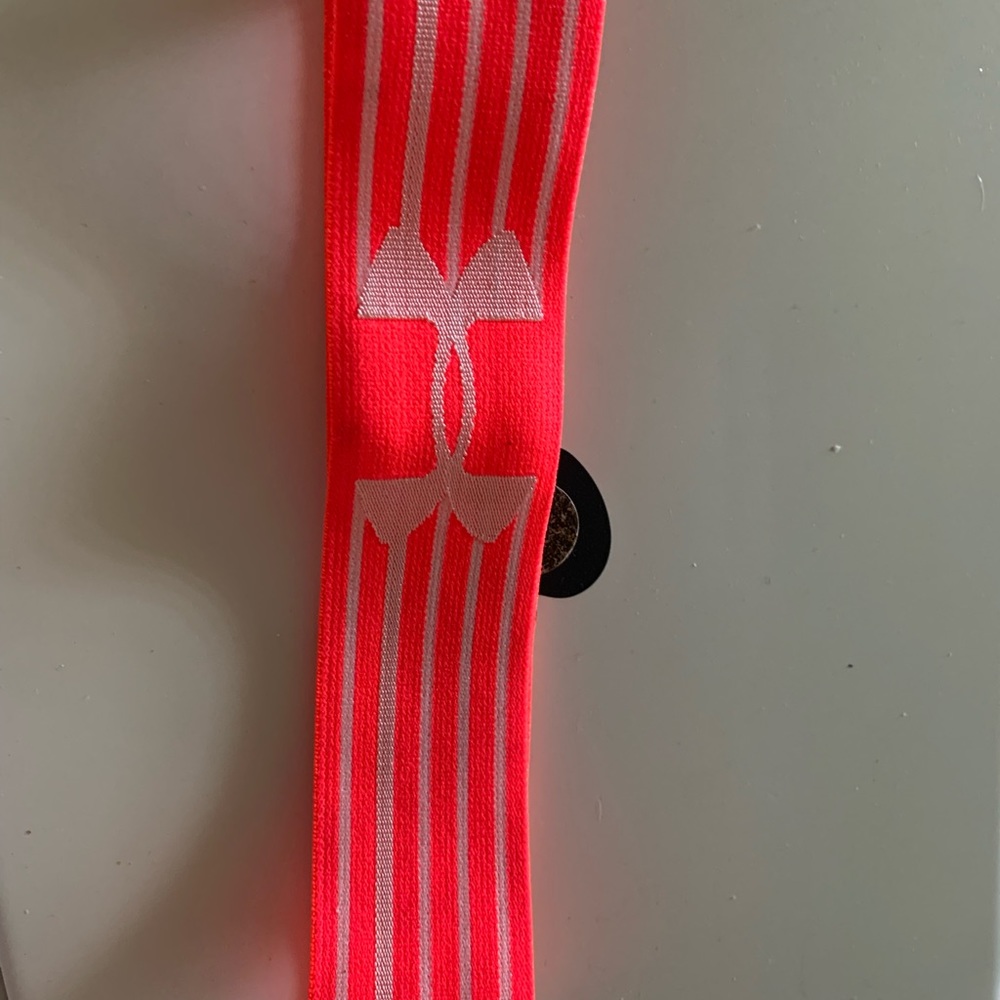 Under armor Headband new no flaws 🧡❣️💕